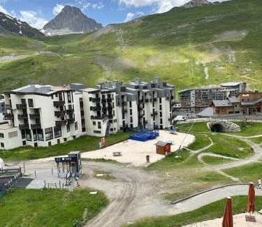 Val Claret Apartment | MyHome- Haut Val Claret 43 - Grand duplex 8 pax skis aux pieds Tignes Val Claret
