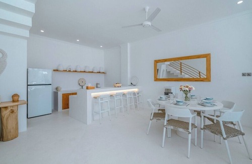 Batu Bolong House | "Mykonian" Concept - Luxurious 3BR Canggu Beach