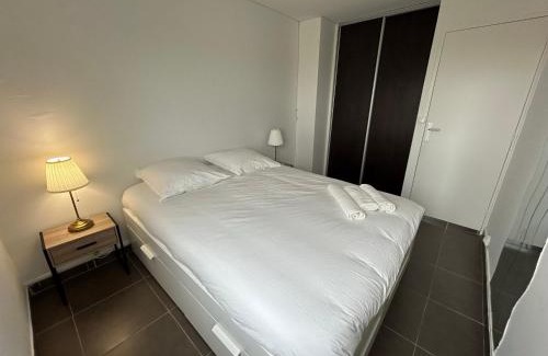 La Celle-sous-Gouzon Apartment | Mykonos, 4 Pers, Lumineux, Familial, Spacieux