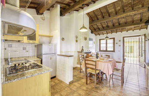 Castiglione del Lago Apartment | Myrtle apt with shared pool, Castiglione del Lago, Italy