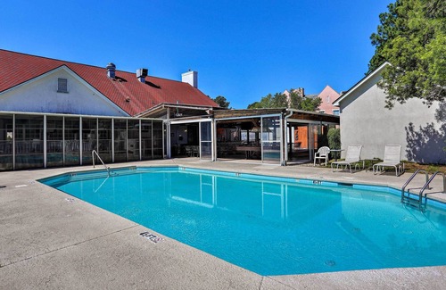 Red Hill Condo | Myrtle Beach Condo on Legends Golf Course w/ Pool!