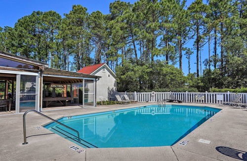 Red Hill Condo | Myrtle Beach Condo on Legends Golf Course w/ Pool!