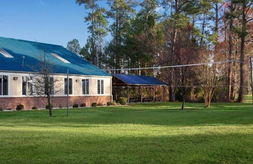 Central Myrtle Beach Condo | Myrtle Beach Golf Villa | Pool View | Blocks from Beach | Magnolia Pointe Luster Leaf 4895-203