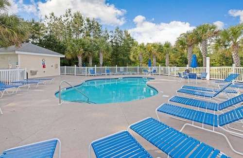 Central Myrtle Beach Condo | Myrtle Beach Golf Villa | Pool View | Blocks from Beach | Magnolia Pointe Luster Leaf 4895-203