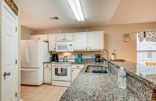 Carolina Forest Condo | Myrtle Beach Golf Course Condo w/Pool Access!