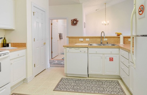 Waterford Plantation Condo | Myrtle Beach Rental w/ Pool Access: 8 Mi to Beach!