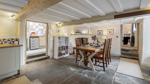 Longhope House | Myrtle Cottage