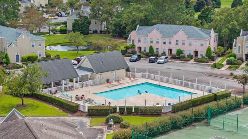 Red Hill House | Myrtle Golf Getaway at Legends Pet Friendly Pool