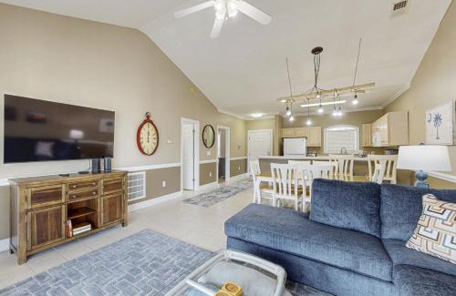 Central Myrtle Beach Apartment | Myrtlewood Golf & Beach Retreat