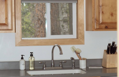 Lead Cabin | Mysa Cabin located in a beautiful wooded area outside of Deadwood - 3BR/2B