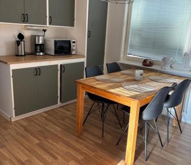 Kiruna Apartment | Mysig lägenhet i lugnt flerfamiljshus