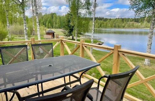 Jarvso House | Mysig stuga med sjötomt, nära Järvsöbacken