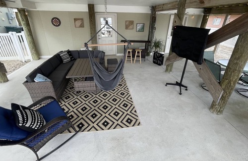 Mystic Island House | Mystic Island 3br 1.5ba paddle boards, water mat, floating dock & fun for all