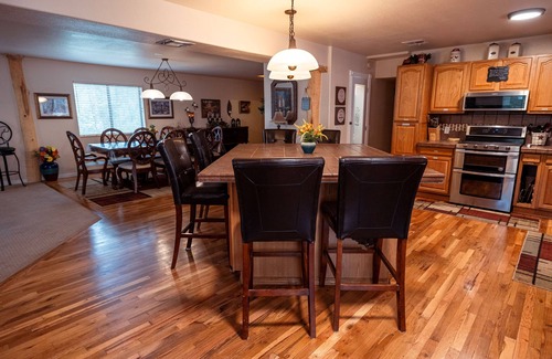 Cloudcroft Ski Chalet | Mystic Forest Lodge, w/Superb Vistas & Media Room!