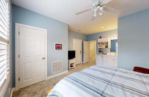 St. James Apartment | Mystic Marina, 204A