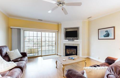 St. James Apartment | Mystic Marina, Unit 204