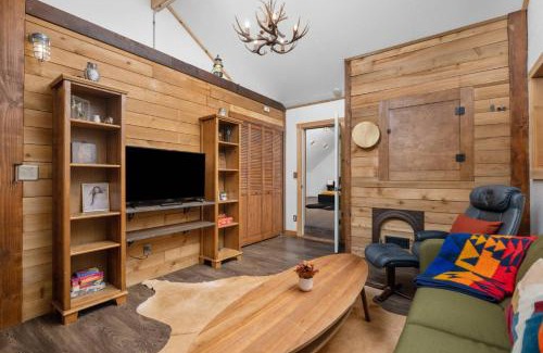 Zigzag House | Mystic Mountain