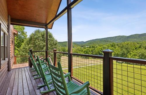 Cosby House | Mystical Creek Pool Lodge #600