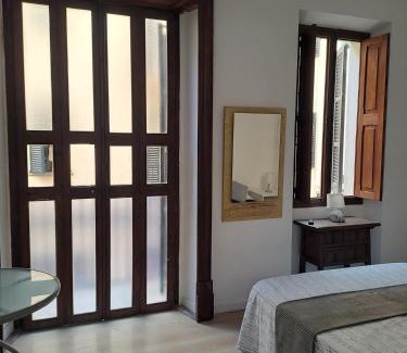 Sindicat House | Mystique