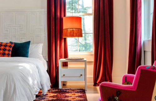 Midtown Apartment | Mystique