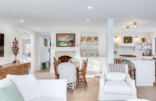 North Falmouth House | N Falmouth Flax Pond Waterfront with Swans