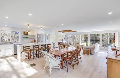 North Falmouth House | N Falmouth Flax Pond Waterfront with Swans