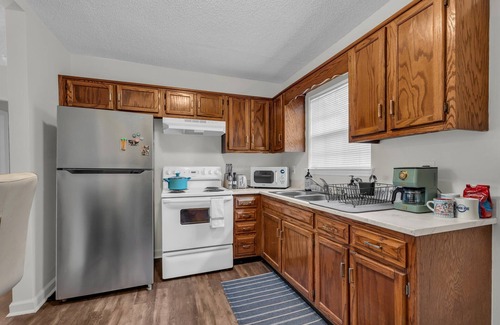 Chattanooga Apartment | n2 Bed Duplex near CHI Memorial, Parkridge, Erlanger, Notre Dame HS, McCallie HS