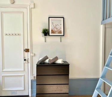 Besancon Old Town Apartment | - N26- Studio calme et lumineux cœur de ville
