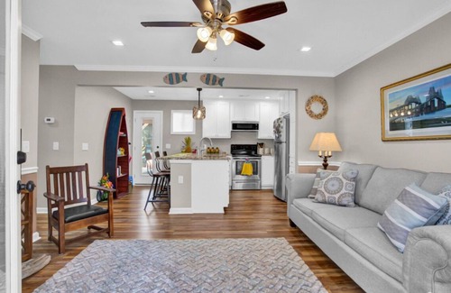 Surfside Beach House | N39 Ocean Lakes.GORGEOUS 2 Bedroom 2 full bath! GOLF CART AVAILABLE!
