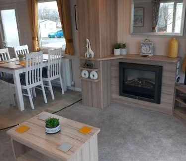 Millom House | Nadia's Lodge Smart TV & Wi-Fi