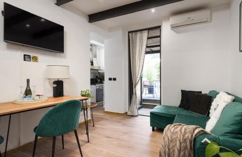 Santa Maria Novella Apartment | Nadia's Lovely Home - WITH PRIVATE GARDEN AND JACUZZI