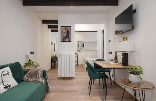 Santa Maria Novella Apartment | Nadia's Lovely Home - WITH PRIVATE GARDEN AND JACUZZI