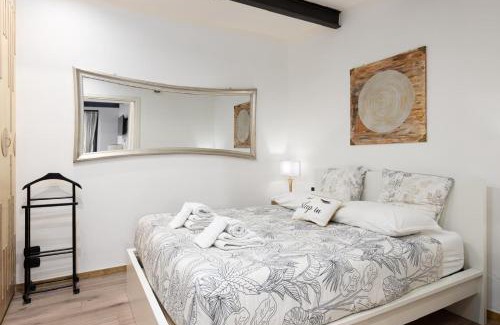 Santa Maria Novella Apartment | Nadia's Lovely Home - WITH PRIVATE GARDEN AND JACUZZI