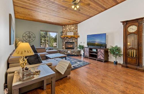 Kachina Village House | Nakai Trail 4-br A-frame Firepit Game Rm Sauna