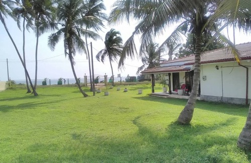 Boossa Villa | NALENDRA - Beachfront villa
