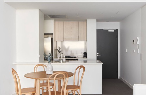 Newcastle Apartment | Nalu - holiday apartment overlooking Newcastle Beach