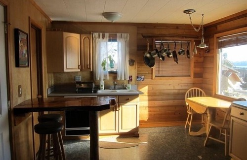 Homer House | NamaStay ~Spectacular Views in Scenic, Convenient Location