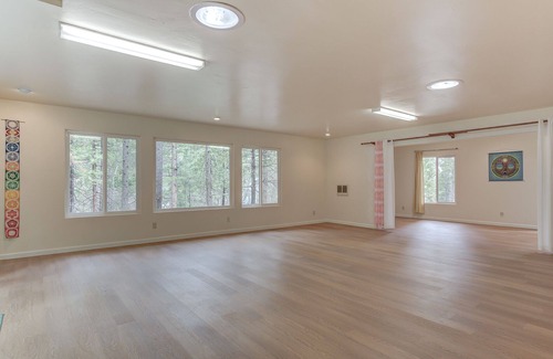 Weed House | Namaste Sulfur Springs House at Healing Waters of Shasta.