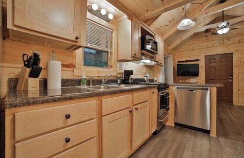 Chattanooga Apartment | Nana Cabin | Tiny Log Home Comfort in Rustic Bliss