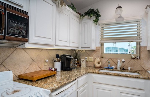 City-by-the Sea House | Nanas Cabana