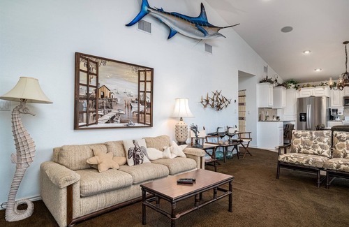 City-by-the Sea House | Nanas Cabana
