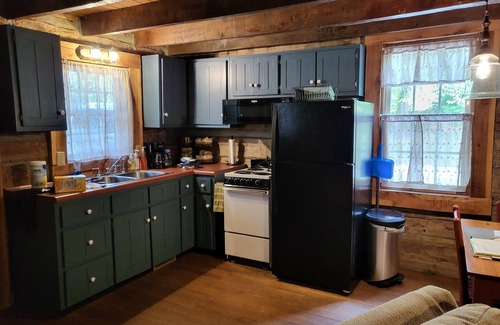 Nancy Cabin | Nancy Kentucky 1800s log cabin