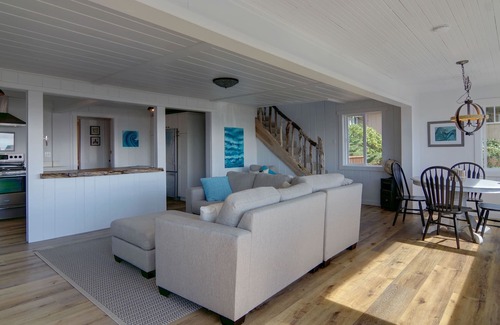 Oceanside House | Nancy's Lookout - located in the heart of Oceanside, dog friendly