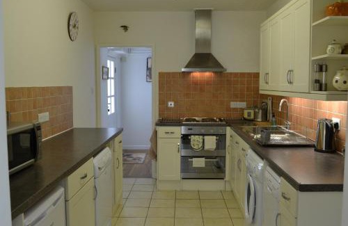 Newquay House | Nanis