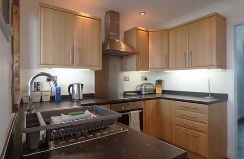 Saint Gennys Cottage | NANS-TEK, family friendly, with hot tub in Crackington Haven
