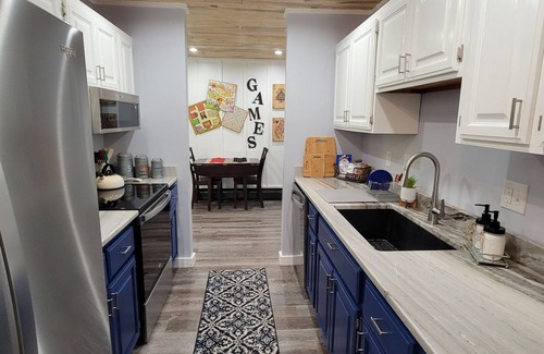 Topton House | Nantahala Lakeview, Wi-fi, Pet friendly*, firepit, pool table, hiking-boating