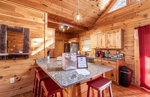 Bryson City Cabin | Nantahala Nights, sleeps 9, hot tub, arcade games, with Smoky Mnt Views!