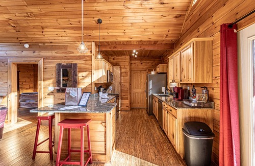 Bryson City Cabin | Nantahala Nights, sleeps 9, hot tub, arcade games, with Smoky Mnt Views!
