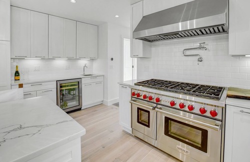 Nantucket Town House | Nantucket Luxury: New Pool & Hot Tub, Upscale Family Comfort