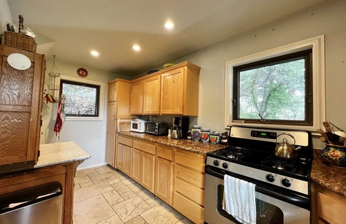 Calistoga House | Napa Valley Oasis - Fully furnished large home rental for lease!
